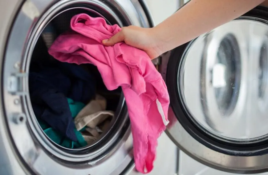 Fettl&auml;use in der Waschmaschine: So wirst du die unsch&ouml;nen R&uuml;ckst&auml;nde los