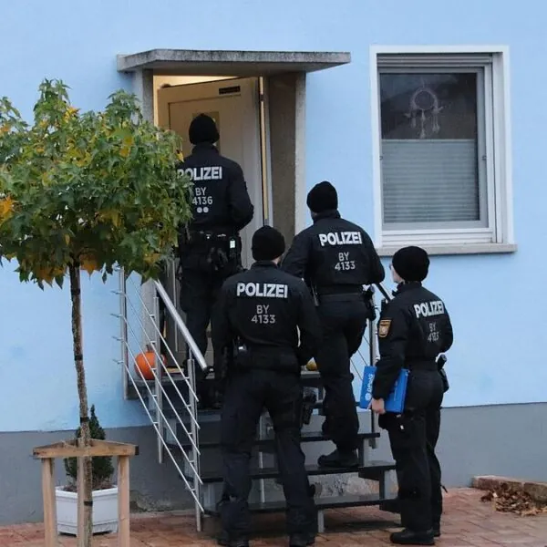 Schockierende Entf&uuml;hrung in Erfurt: 16-j&auml;hrige Syrerin von eigenem Vater verschleppt &ndash; Dramatische Befreiung am Prager Flughafen!