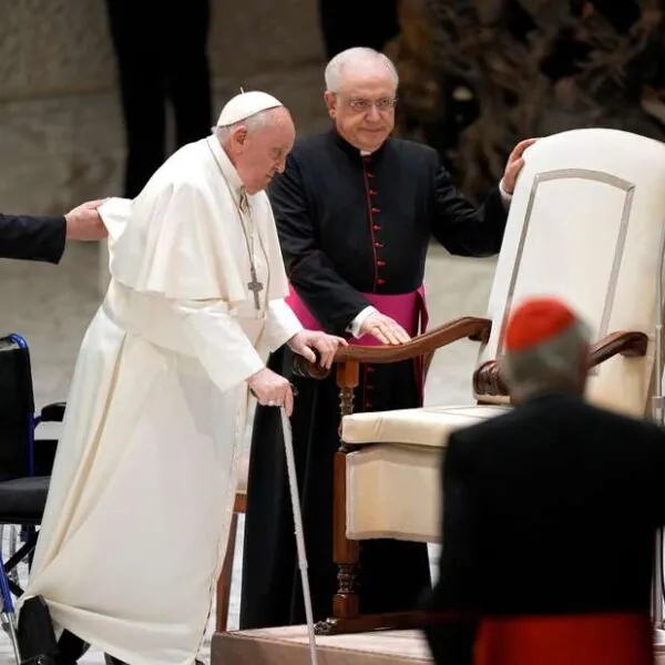 Papst Franziskus wegen Bronchitis im Krankenhaus