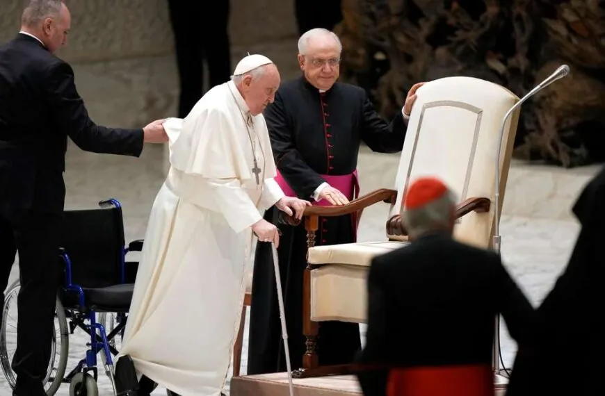 Papst Franziskus wegen Bronchitis im Krankenhaus