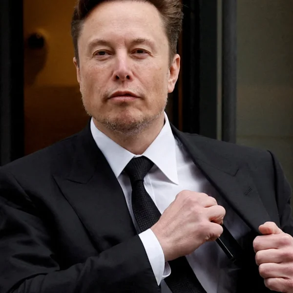 Haben Sie es auch gesehen? Mysteriöses Feuer am Himmel – Elon Musk steckt dahinter!