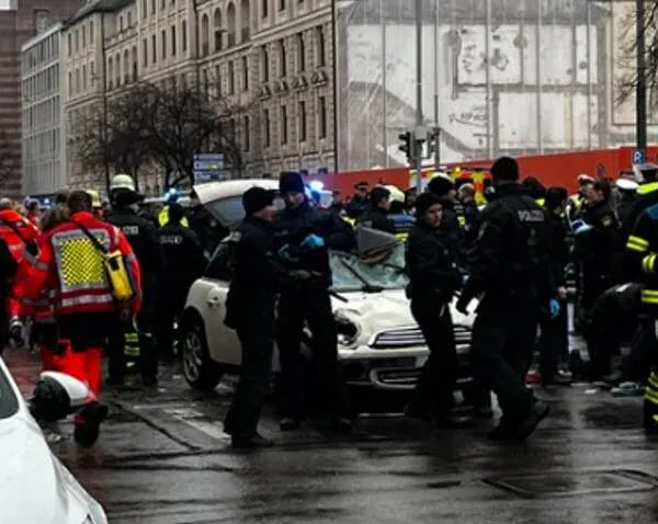 Horror in München: Auto rast in Menschenmenge – Niederländer unter den Opfern!