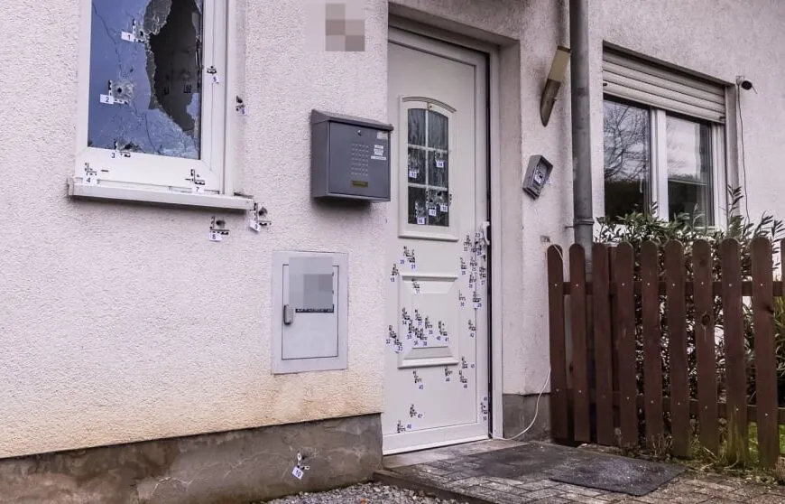 Maschinenpistolen-Terror in NRW: Unbekannte durchsieben Wohnhaus mit 65 Sch&uuml;ssen!