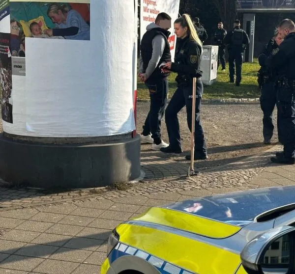 Schock in Leipzig: Mann rastet mit Axt aus – Polizei-Großeinsatz in der Innenstadt!