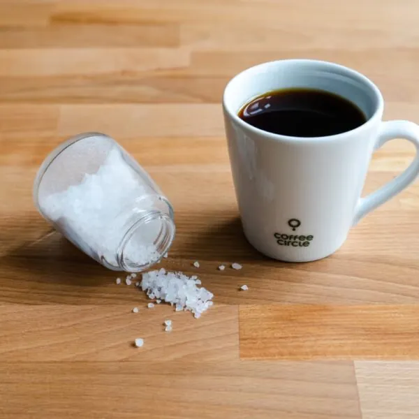 Warum eine Prise Salz deinen Kaffee verbessern kann