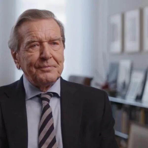 „Totaler Zusammenbruch!“ – Altkanzler Gerhard Schröder in Klinik eingeliefert!