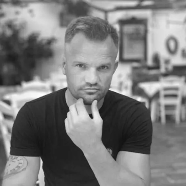 Blutiger Tag in Bielefeld: Schie&szlig;erei vor Gericht und Massenschl&auml;gerei in Herford