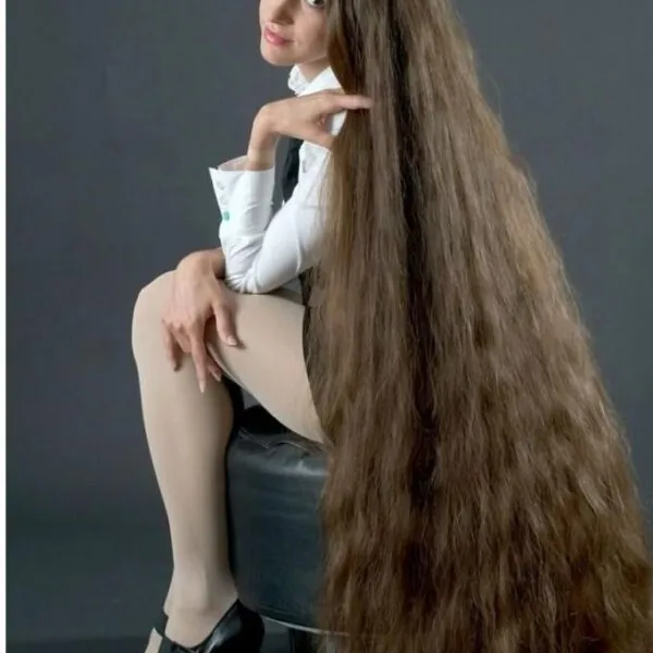 Lange Haare im Alter: Ab wann wird es unpassend? Eine Studie liefert überraschende Antworten