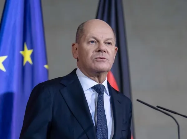 Scholz in Wut: US-Vizepräsident Vance beleidigt Europa – So reagiert der Kanzler!“