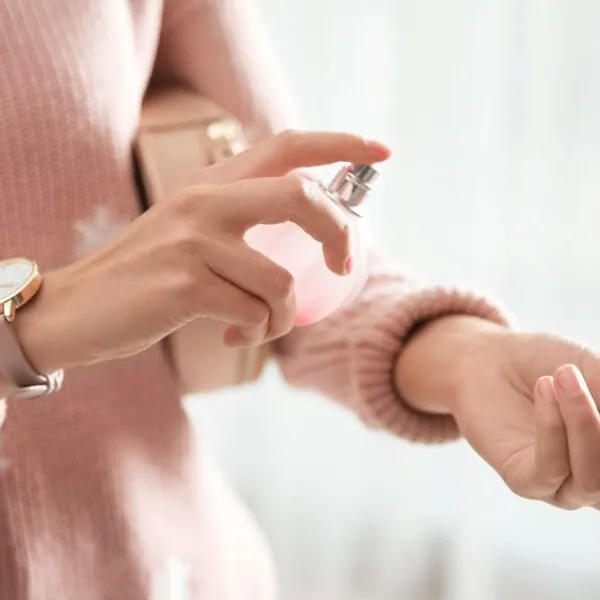 So hält dein Parfüm den ganzen Tag – Die besten Tipps