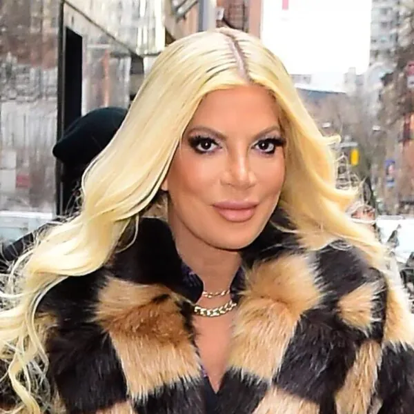 Hollywood-Schock: Tori Spelling packt aus – Wilder Kuss mit DIESEM Star kurz vor der Hochzeit!
