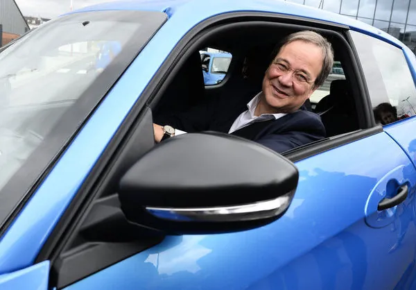 Armin Laschet zu schnell unterwegs &ndash; Fahrverbot nach Blitzerfoto