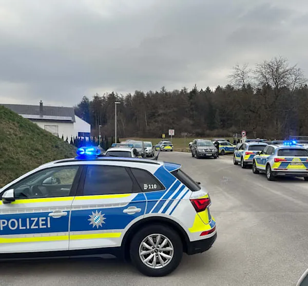 Blutige Eskalation beim Frühlingsfest: Messer-Attacke auf kurdischem Neujahrsfest in Bayern – ein Toter, mehrere Verletzte!