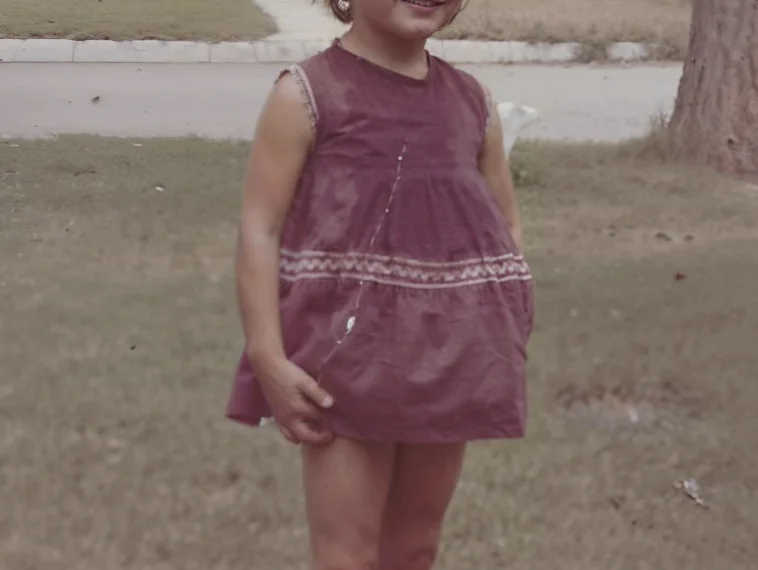 Als sie klein war, wurde sie einem alten Mann gegen Geld verkauft: Jetzt ist sie erwachsen und eine ber&uuml;hmte Schauspielerin geworden!