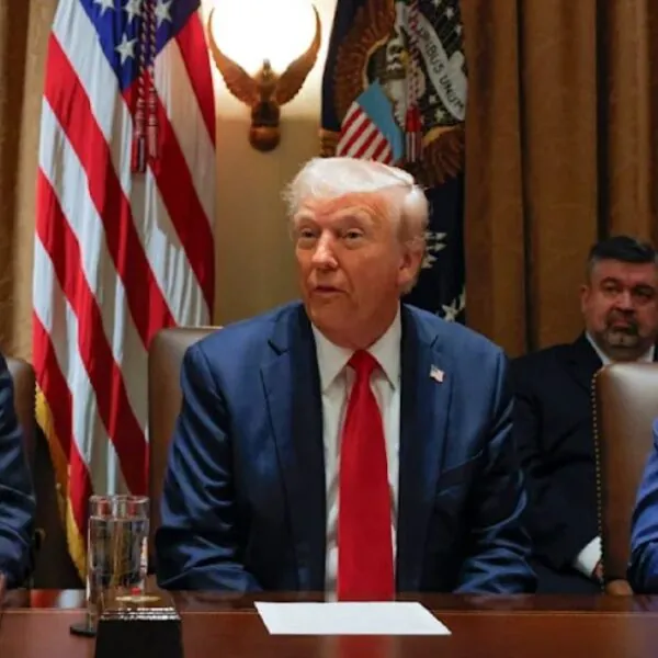 Mega-Sicherheitsskandal in den USA: Journalist landet zufällig in Kriegs-Chat von Trump-Ministern