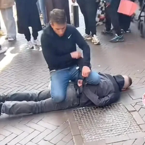 Messerattacke in Amsterdam: F&uuml;nf Menschen verletzt &ndash; Polizei ermittelt Tatmotiv