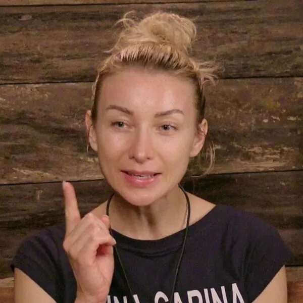 Anna-Carina Woitschack ist zurück: Schlagerstar feiert Bühnen-Comeback nach Dschungel-Abenteuer