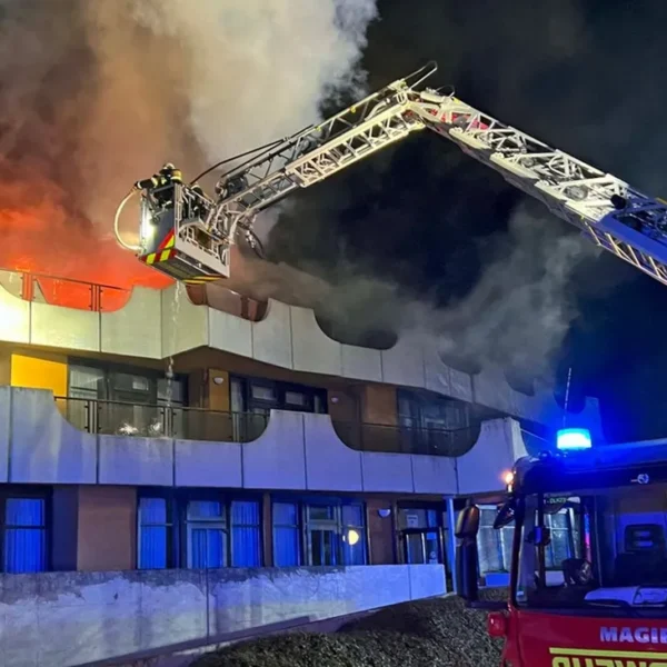 Schwerer Brand in Hannoveraner Altenheim: &Uuml;ber 50 Verletzte, ein Bewohner in Lebensgefahr