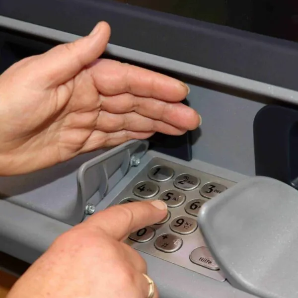So sch&uuml;tzen Sie Ihre Bankkarte: Warum eine PIN allein nicht reicht &ndash; und wie Sie clever vorsorgen k&ouml;nnen