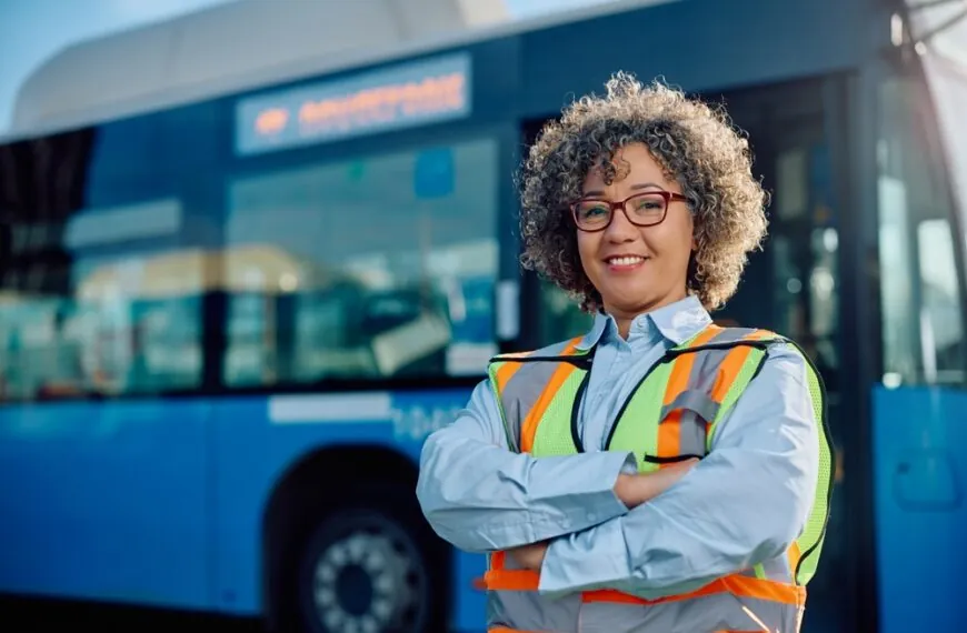 Was verdienen eigentlich Müllwerker, Busfahrer & Co? Die Gehälter der wahren Alltagshelden im Faktencheck