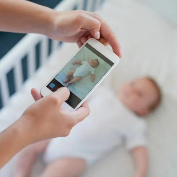 Skandal in Niedersachsen: Mutter bietet Baby im Internet zum „Verschenken“ an