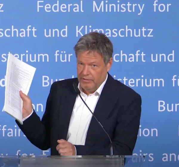 Nach Trumps Zollhammer: Habeck zeigt geheime EU-Gegenliste &ndash; &bdquo;Ich darf das eigentlich gar nicht zeigen&ldquo;