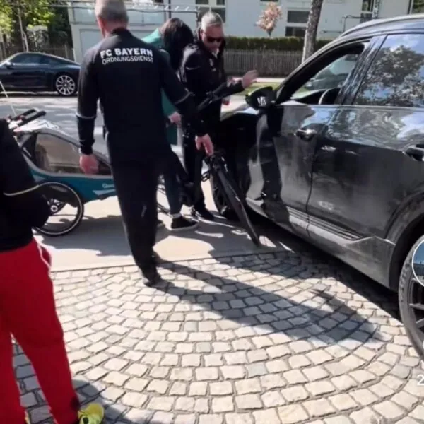 Aufregung um Bayern-Star Upamecano: Radfahrerin bei Ausfahrt angefahren