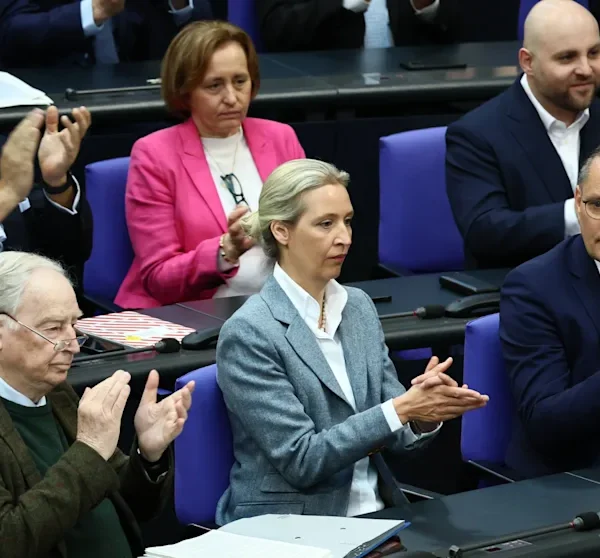 Forsa-Umfrage: AfD fast gleichauf mit Union – Merz verliert weiter an Rückhalt