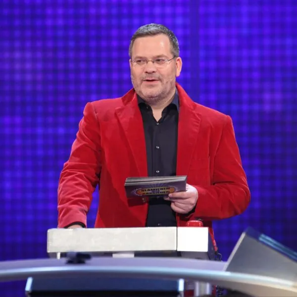 Lebendig begraben: Elton warnt eindringlich vor neuer TV-Show