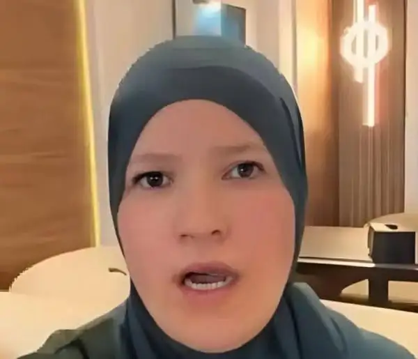 Frau hat eine wichtige Botschaft an deutsche Eltern