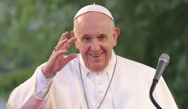Nonne, die bei Papst-Beerdigung für Aufsehen sorgte, spricht erstmals über ihre Trauer