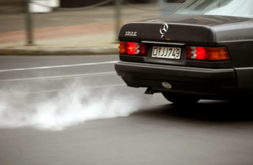 Zur&uuml;ck zum Verbrenner? Warum viele E-Auto-Fahrer wieder umsteigen