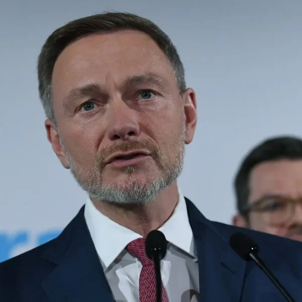 Tragischer Vorfall in Berlin: Christian Lindner überfährt Hund