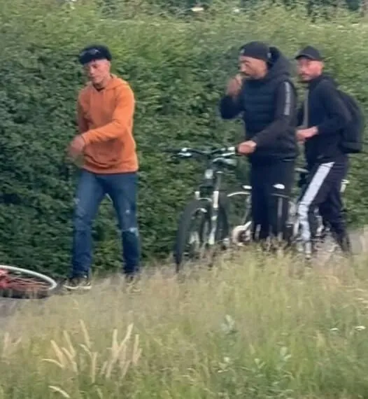 Öffentlicher Vorfall sorgt für Irritation: Was geschah wirklich an der Straßenecke?