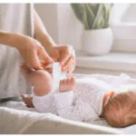 Soll man Babys vor dem Wickeln um Erlaubnis fragen? – Ein umstrittener Vorschlag sorgt für Aufsehen