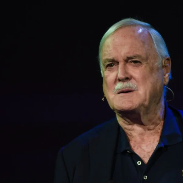 John Cleese im Kreuzfeuer der Kulturkritik: Warum er „Das Leben des Brian“ bis aufs Blut verteidigt