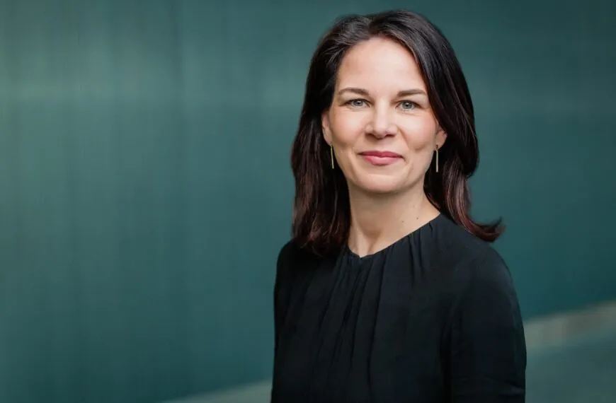 Nach Wochen der Funkstille: Annalena Baerbock zeigt sich wieder öffentlich – und überrascht mit neuem Stil