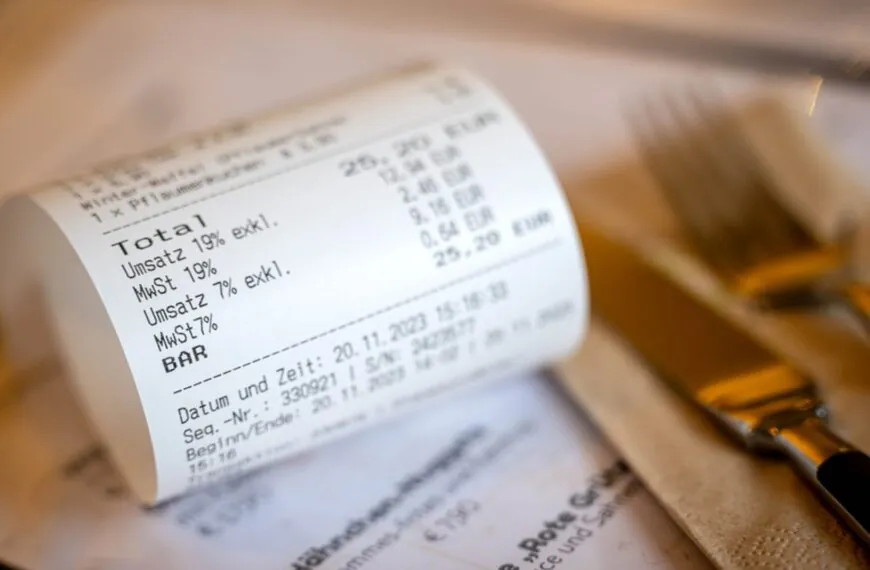 Paar behauptet, Restaurant habe sie wegen „schlechter Kindererziehung“ bestraft – Restaurantbesitzer enthüllt dann die Wahrheit