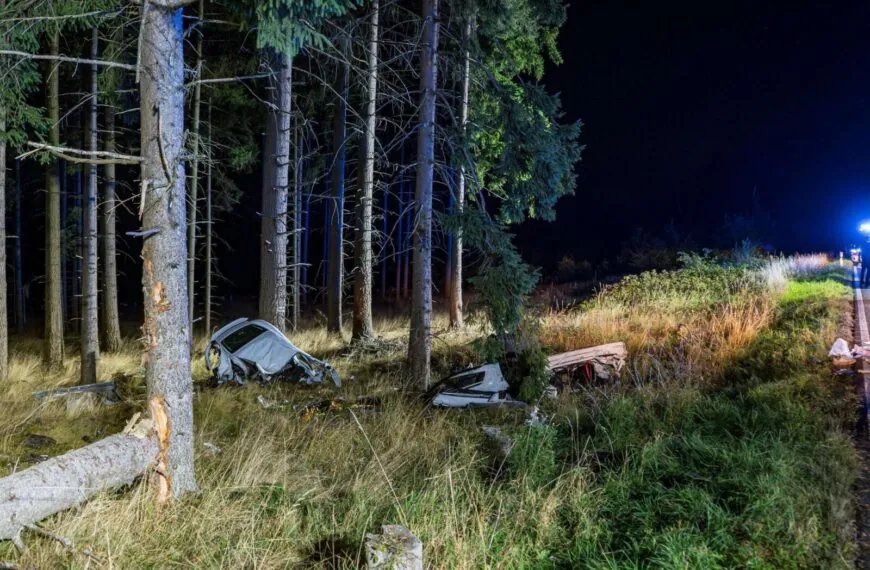 Schwerer Verkehrsunfall im Taunus: Porsche bei Kollision zerrissen &ndash; zwei Todesopfer