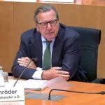 Gerhard Schröder – Vom Kanzler zum Außenseiter: Ein tragischer Absturz