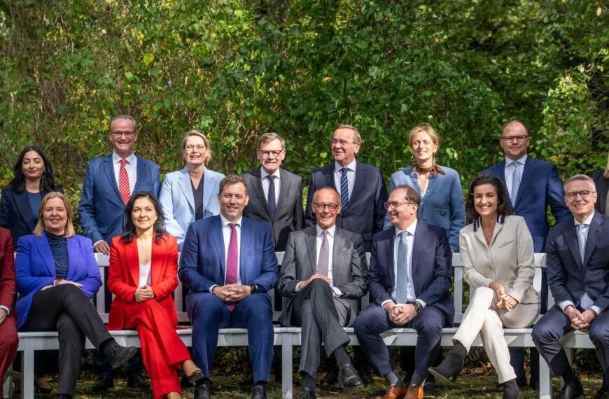 Skandal in Berlin: Friedrich Merz sorgt mit Gehaltserh&ouml;hungen f&uuml;r Emp&ouml;rung im ganzen Land