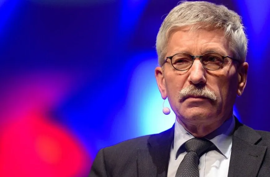 Die gro&szlig;e Abrechnung: Sarrazin enth&uuml;llt Klingbeils 12-Stunden-Handy-Ignoranz &ndash; und zerlegt die &bdquo;verlogene Migrationsdebatte&ldquo;