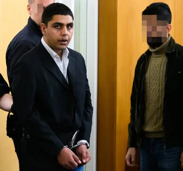 Killer von Aschaffenburg vor Gericht: Als er das Kind erstach, h&ouml;rte er &bdquo;Kampfmusik&ldquo;