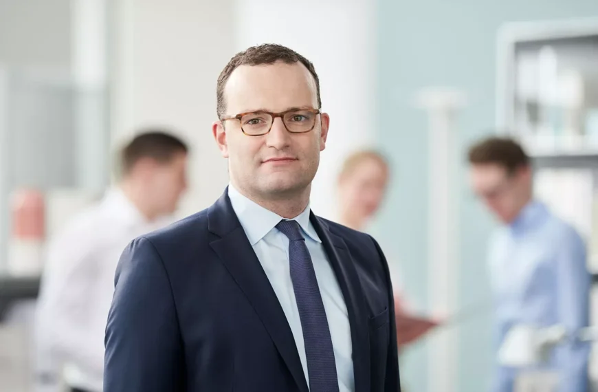 Titel: TV-Eklat um Rentenpolitik – Rentnerin stellt Jens Spahn live bloß und bringt ihn ins Wanken!