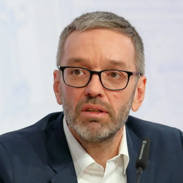 Politisches Erdbeben in Österreich – Neue Umfragen zeigen eine Verschiebung der Kräfteverhältnisse