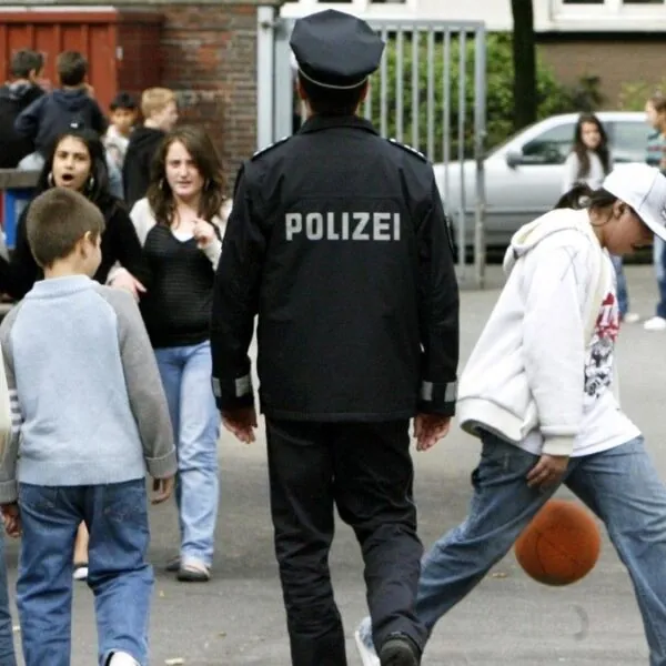 Jugendkriminalit&auml;t: Polizisten zeigen bald Pr&auml;senz an Schulen