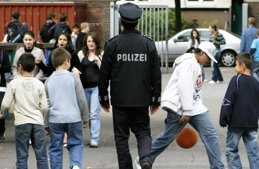 Jugendkriminalit&auml;t: Polizisten zeigen bald Pr&auml;senz an Schulen