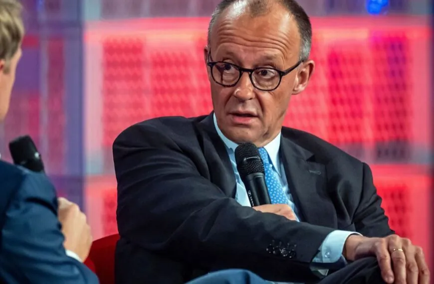 Ein Skandal, der die Demokratie auf die Probe stellt! Die Bundestagswahl 2025 könnte manipuliert worden sein – und nun steht die Zukunft unserer politischen Freiheit auf dem Spiel. Hat das Bündnis Sahra Wagenknecht wirklich die 5-Prozent-Hürde übersprungen, oder wurde eine Neuauszählung absichtlich verhindert, um die bestehenden Machtverhältnisse zu bewahren? Die erschreckenden Ungereimtheiten werfen dunkle Schatten auf das Wahlsystem und stellen ernste Fragen zur Integrität der Wahl auf. Warum dieser mutmaßliche Wahlbetrug nicht nur das BSW, sondern die Grundfesten unserer Demokratie gefährdet