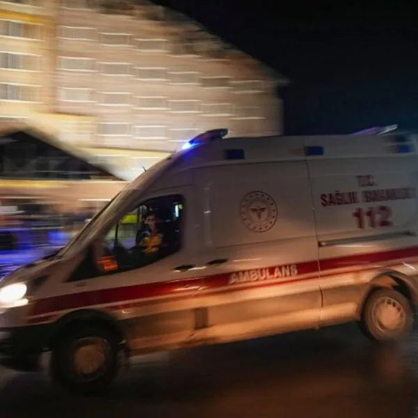 Trag&ouml;die im T&uuml;rkei-Urlaub: Mutter und zwei Kinder tot &ndash; Vater weiter auf Intensivstation / Erste Festnahmen nach m&ouml;glicher Lebensmittelvergiftung