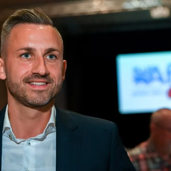 Pl&ouml;tzlich fasst sich Ulrich Siegmund an den Kopf! &bdquo;Wie PEINLICH sie eigentlich!?&ldquo; &ndash; Dieser Moment sorgt f&uuml;r Gel&auml;chter und Kopfsch&uuml;tteln